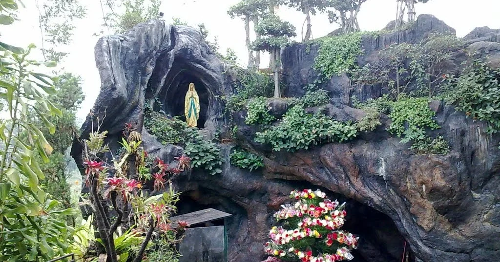 Goa Maria Dari Lourdes, Pertapaan Karmel