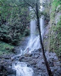 Air Terjun Kinaleosan